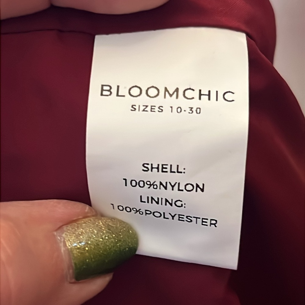 BloomChic Top Size L 14-16 Bell Sleeves Wine with Sheer Black Lace NWT - Picture 6 of 6